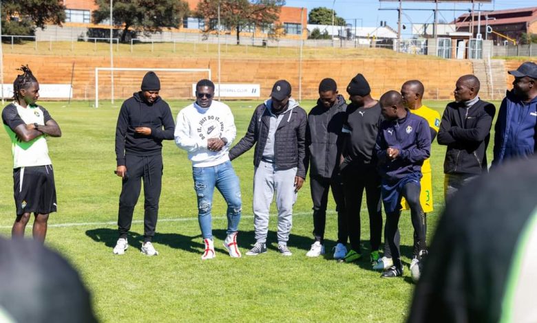 Ex-Mamelodi Sundowns defender Alexander Maseko has outlined how retired Zimbabwean footballers joined forces to stop agents short-changing players in terms of contractual agreements.