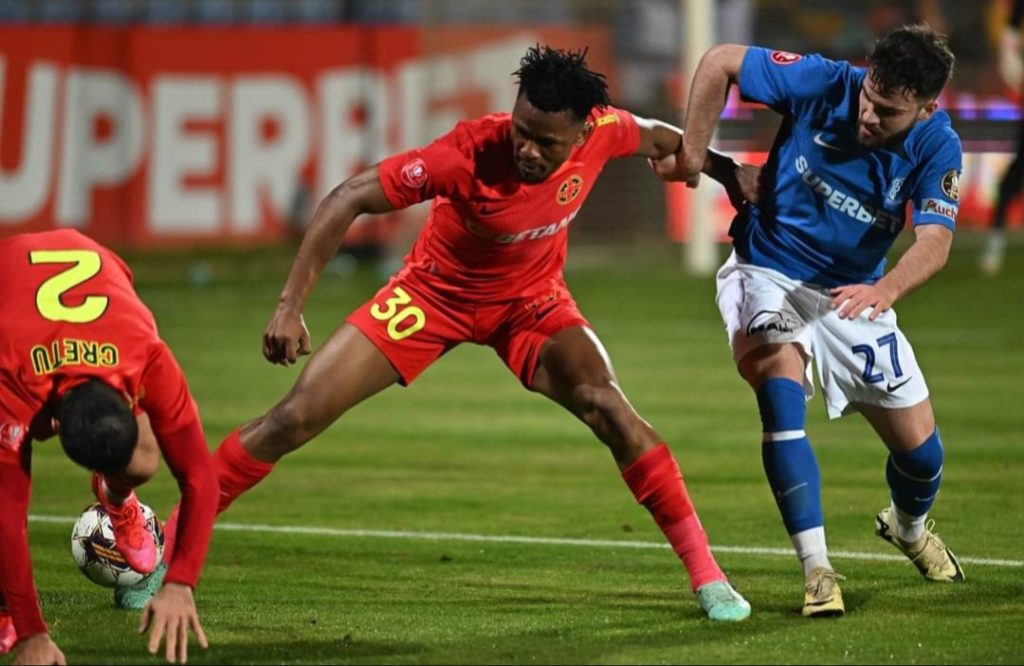 Siyabonga Ngezana in action for FCSB