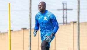 Denis Onyango looks set to stay put at Mamelodi Sundowns