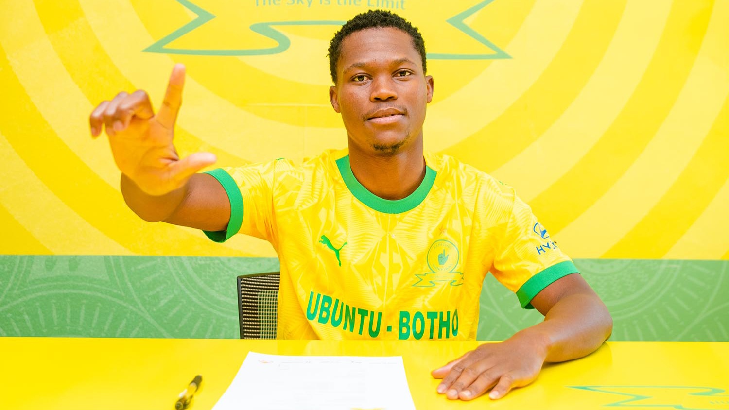 Kobamelo Kodisang signing for Mamelodi Sundowns