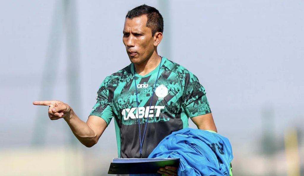 Fadlu Davids at training