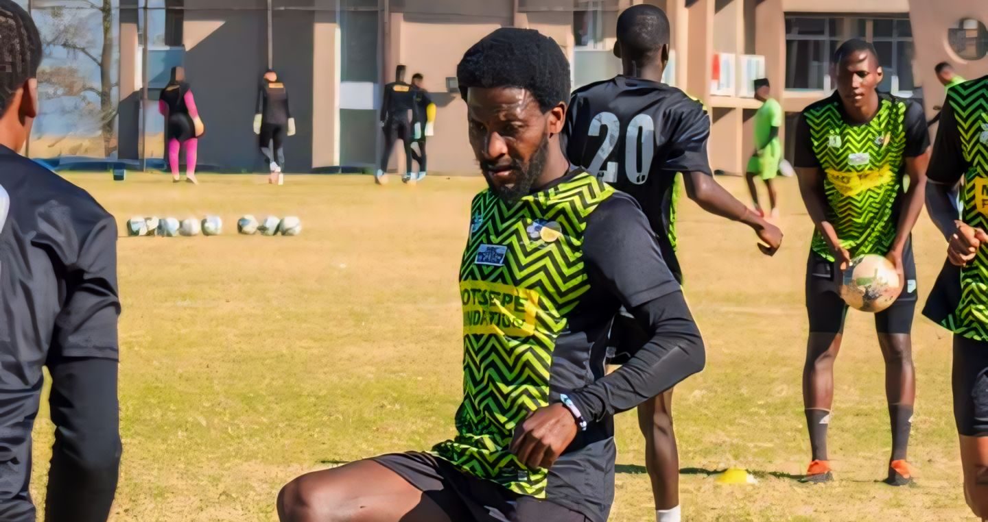 Sphelele Ntshangase in Ditlou FC training kit