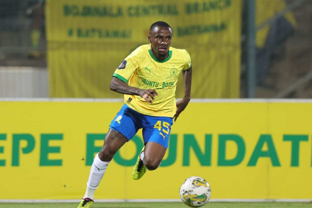 Thembinkosi Lorch in action for Mamelodi Sundowns 