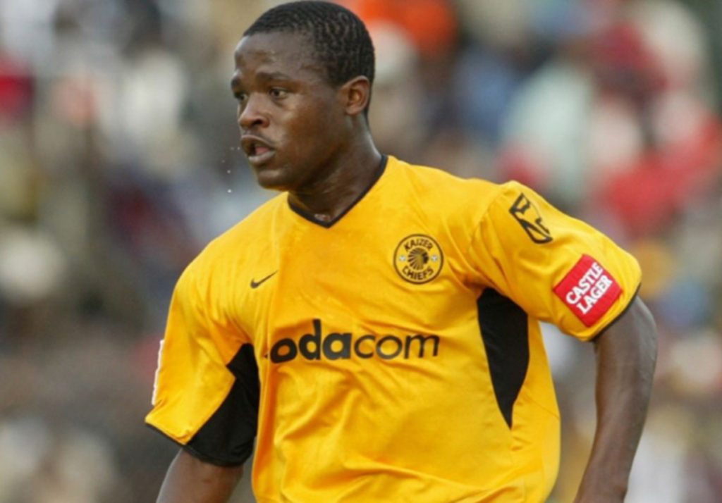 Defender Lincoln Zvasiya has revealed the unvoiced role played by retired footballer Tinashe Nengomasha during his time at Kaizer Chiefs.