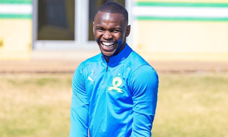 Asekho Tiwani at Mamelodi Sundowns training