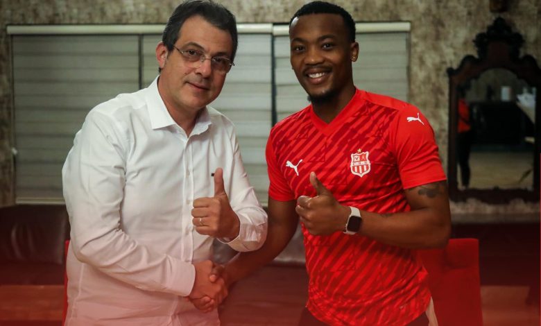 Cape Town City FC striker Khanyisa Mayo has completed his high-profile move to Algerian giants CR Belouizdad.