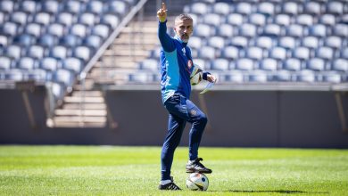 Jose Riveiro at Orlando Pirates training