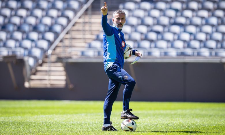 Jose Riveiro at Orlando Pirates training