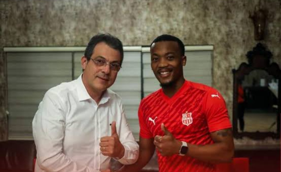 Khanyisa Mayo after signing fo CR Belouizdad