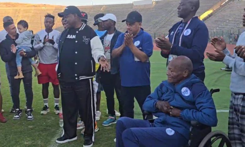 In an emotional speech in the presence of football icon Lucas 'Masterpieces' Moripe, Pretoria Callies Chairman Moses Malada has urged his players to promote the club in his honour.