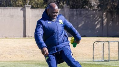 Steve Komphela during Mamelodi Sundowns training