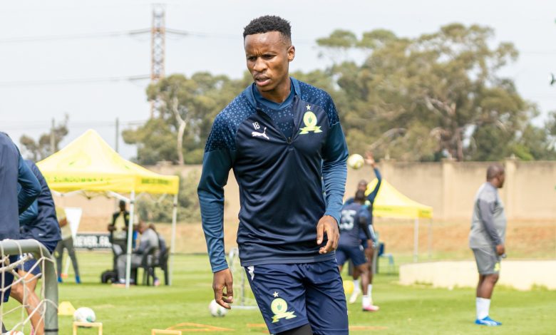 Broos on potential implications of Zwane remaining benchwarmer at Sundowns