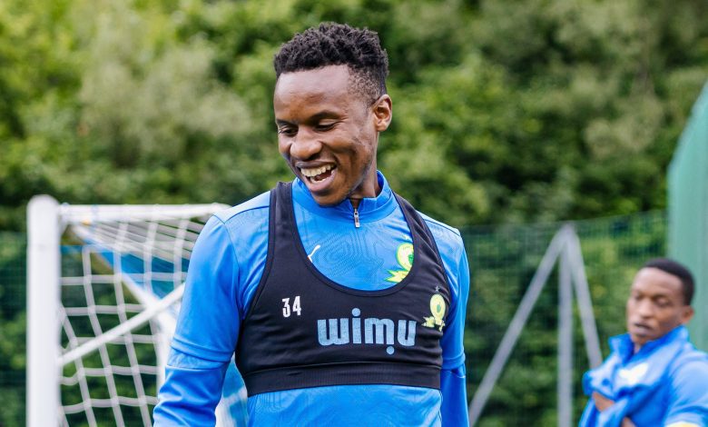 Themba Zwane at Mamelodi Sundowns training