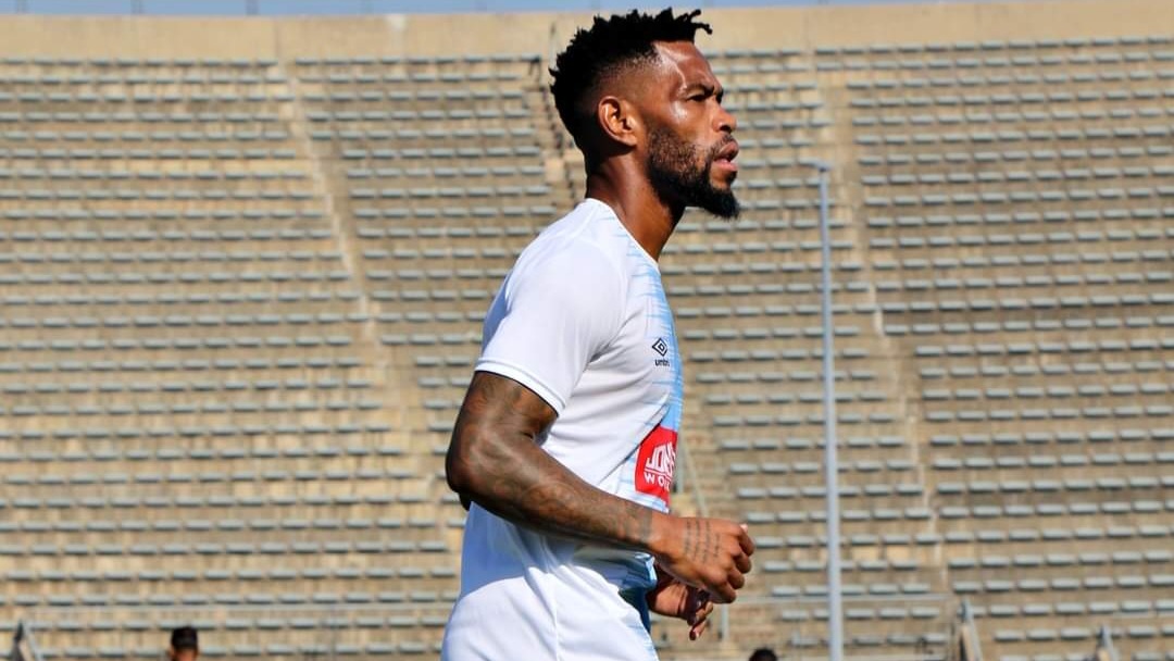 Thulani Hlatshwayo at SuperSport United warm up