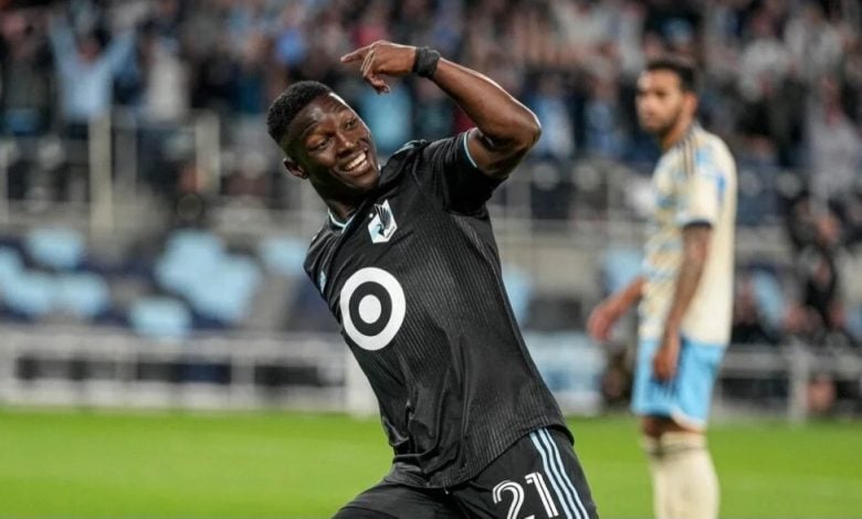 Bongokuhle Hlongwane celebrates for Minnesota United