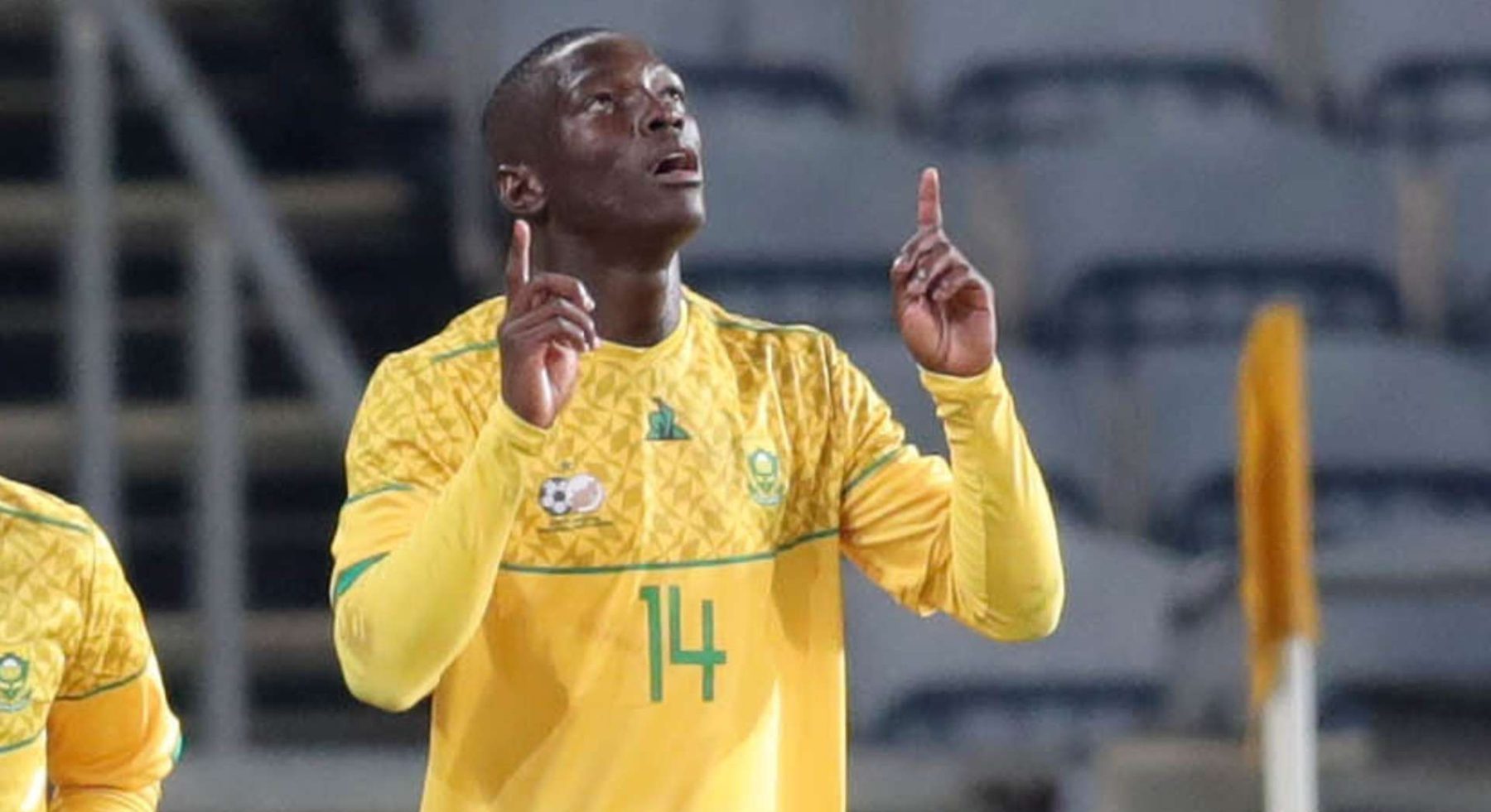 Winger Bongokuhle Hlongwane keeps knocking on Hugo Broos' Bafana Bafana door with his fine performances in the Major League Soccer.