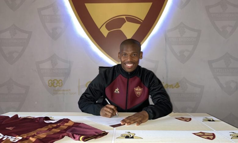 Carling knockout Champions Stellenbosch FC have confirmed the signing of Chumani Butsaka from Cape Town Spurs.