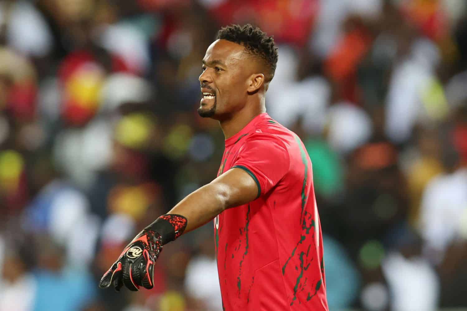 Bafana Bafana goalkeeper coach Grant Johnson has offered words of encouragement and support to Veli Mothwa