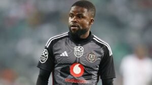 Lesedi Kapinga in action for Orlando Pirates