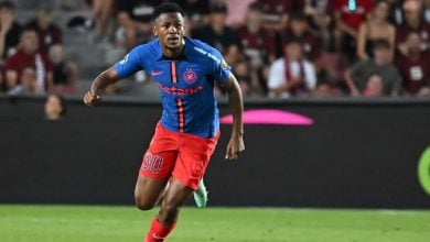 Siyabonga Ngezana in action for FCSB in the league