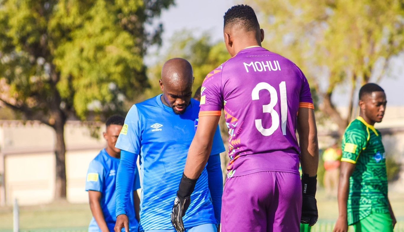 Tlotlo Leepile in action for Upington City FC