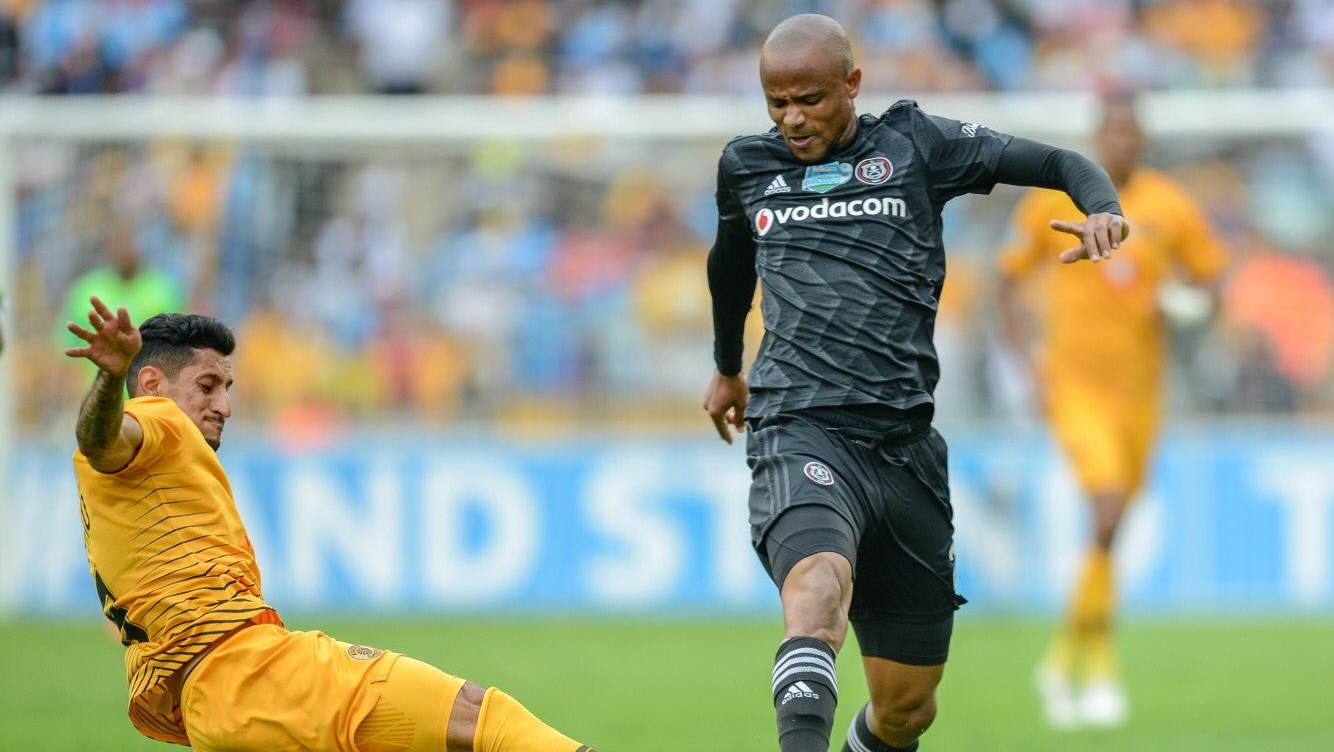 Xola Mlambo in action for Orlando Pirates against Kaizer Chiefs