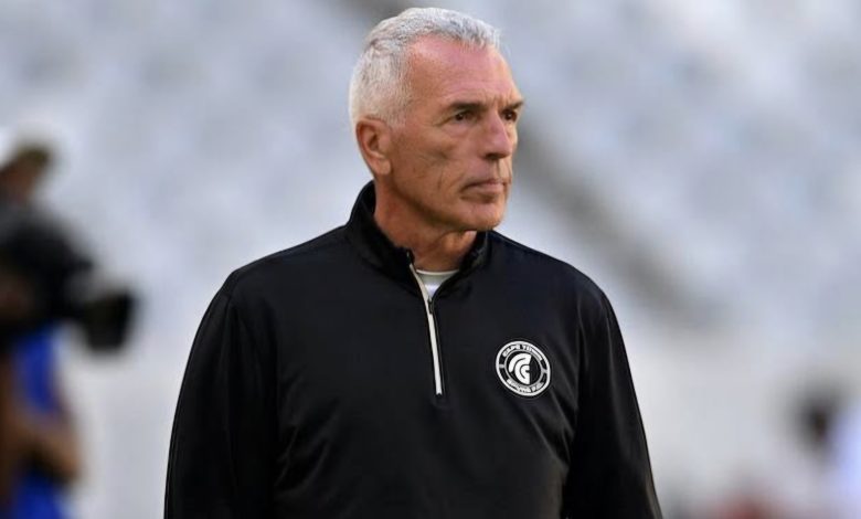 Cape Town Spurs coach Ernst Middendorp has called on the PSL and SAFA to do an investigation into what he says is unacceptable conduct from match officials.