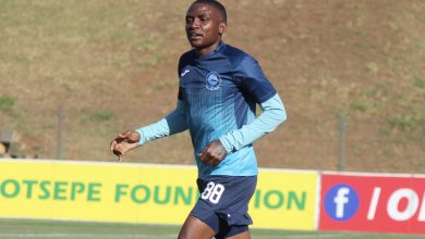 Ntsako Makhubela training with Durban City