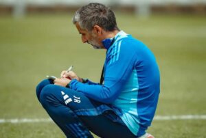 Ex-Orlando Pirates coach Milutin 'Micho' Sredojević has offered words of wisdom to Jose Riveiro as they are touted to break Mamelodi Sundowns' title stranglehold.