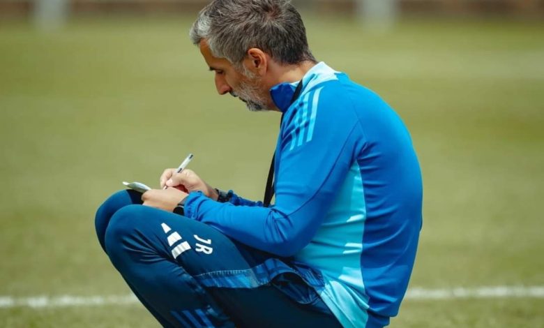 Ex-Orlando Pirates coach Milutin 'Micho' Sredojević has offered words of wisdom to Jose Riveiro as they are touted to break Mamelodi Sundowns' title stranglehold.