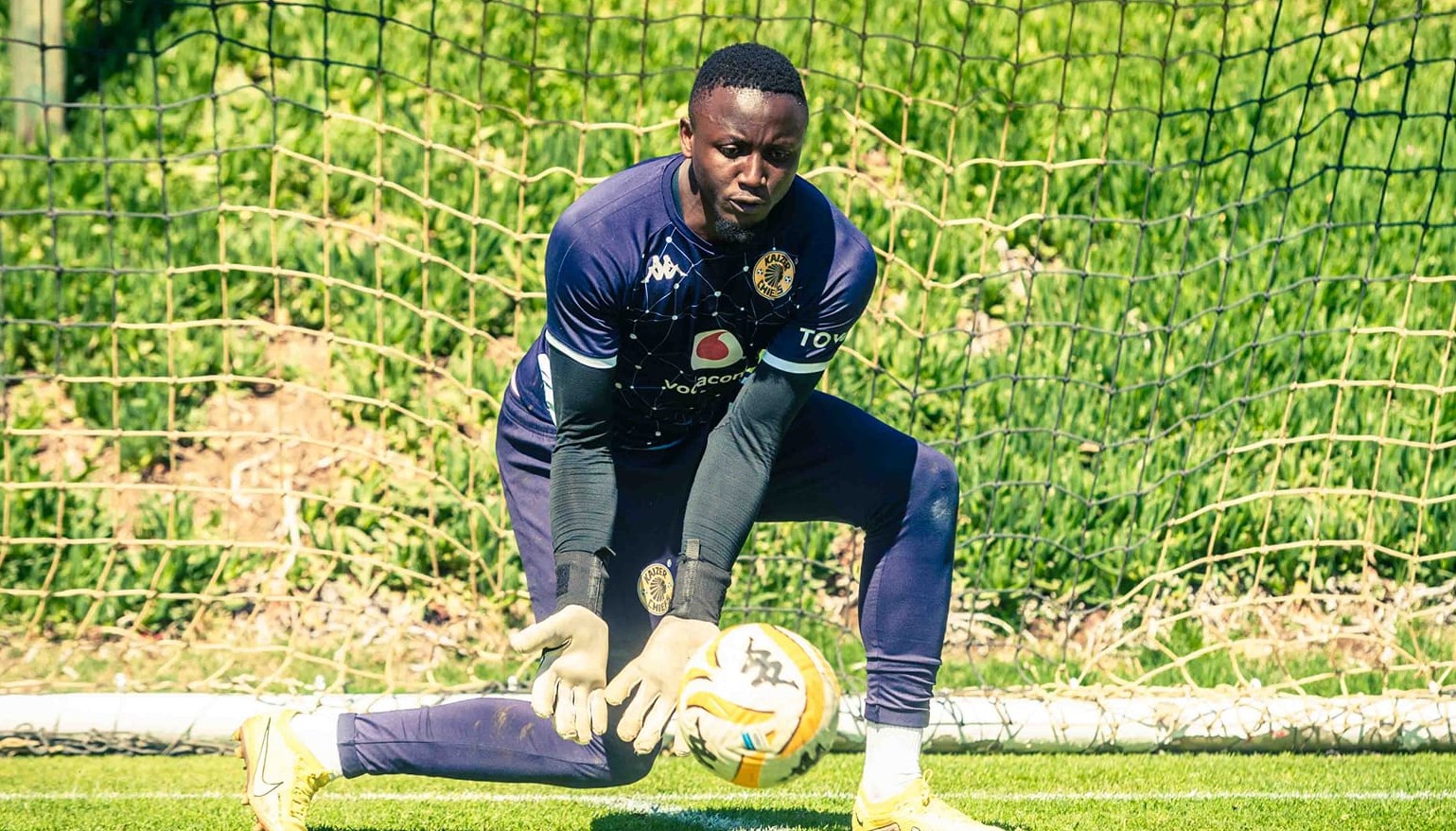 Should SA shutter its doors to foreign goalkeepers? Bvuma's take