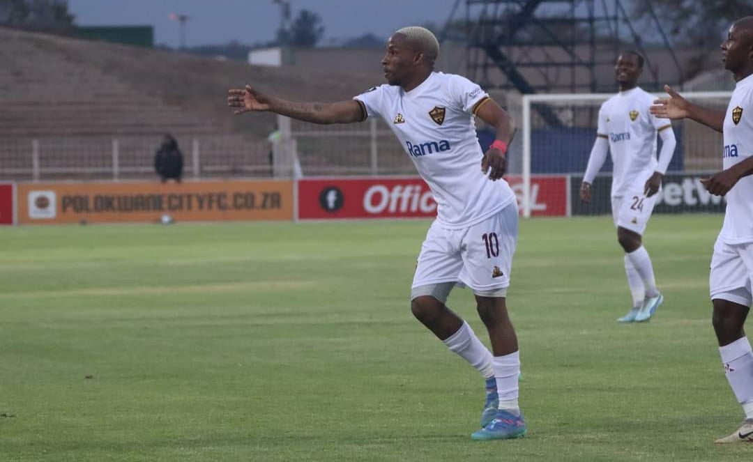 Lehlohonolo Mojela in action for Stellenbosch FC