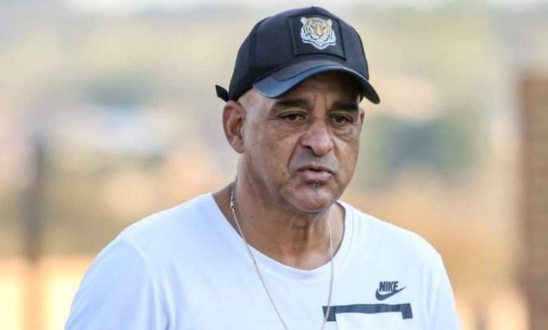 Coach Owen Da Gama