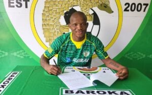 Former Royal AM midfielder Lantshene Phalane has joined Motsepe Foundation Championship side Baroka FC on a one-year deal.