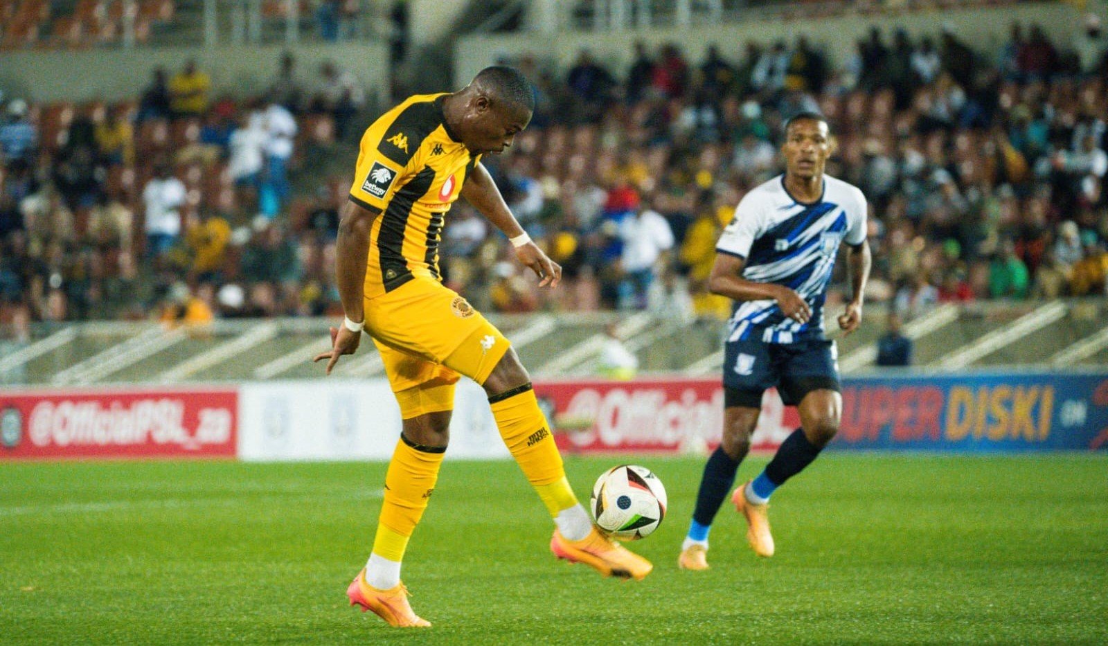 Kaizer Chiefs striker Ranga Chivaviro taking a short in a match against Magesi FC