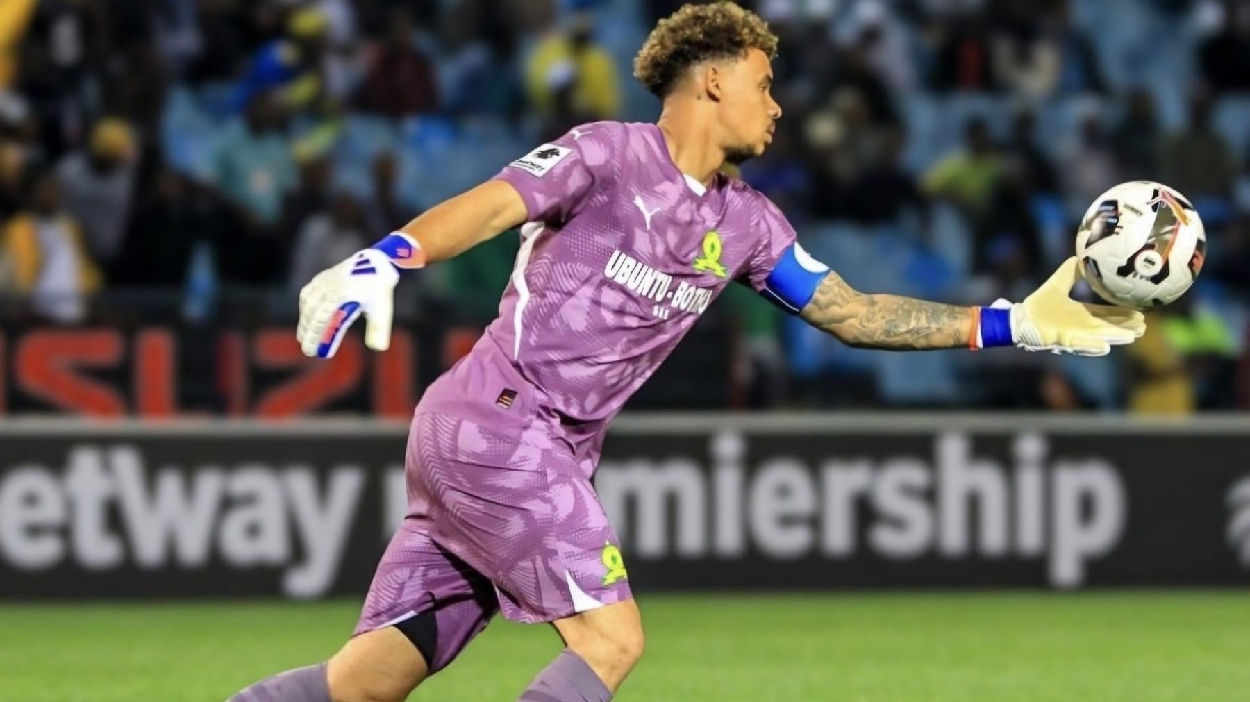 Former Bafana Bafana goalkeeper Andre Arendse has sent a special to Mamelodi Sundowns number one shot stopper Ronwen Williams ahead of the Ballon d'Or Ceremony on Monday.