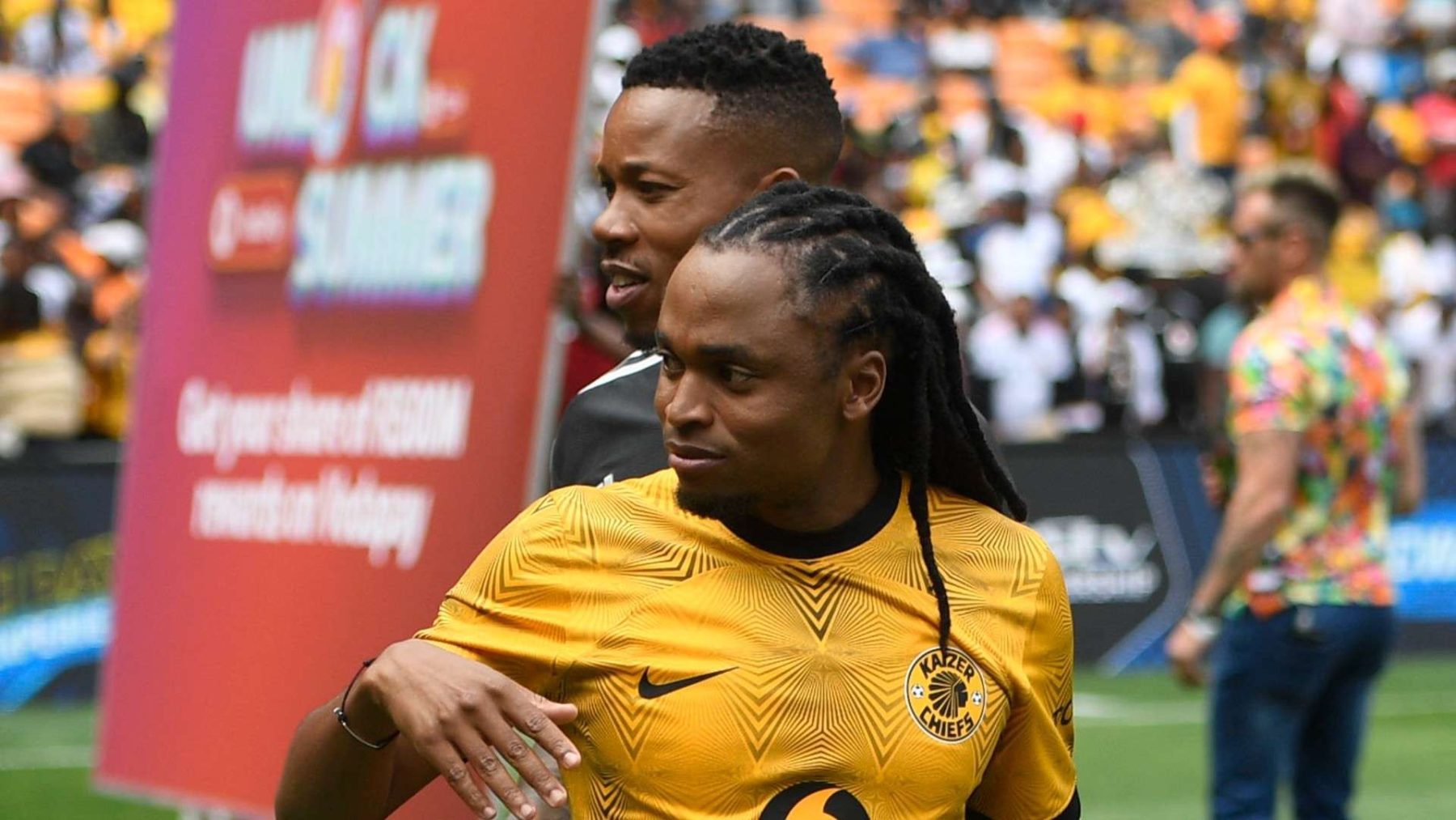 Former Kaizer Chiefs star Siphiwe Tshabalala has recalled the bold steps he took to join Amakhosi after getting offers from Sundowns and Bidvest Wits.