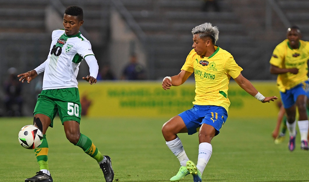 Mamelodi Sundowns and Golden Arrows in the Carling Knockout Cup