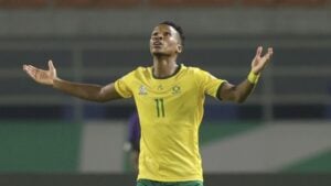 Former Bafana Bafana midfielder Linda Buthelezi believes there are a lot of similarities between France Legend Zinedine Zidane and Themba Zwane.