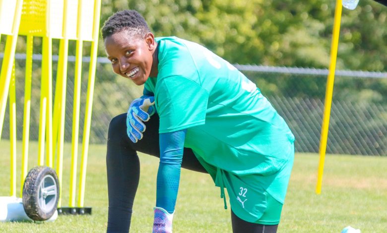 Mamelodi Sundowns Ladies goalkeeper Andile Dlamini