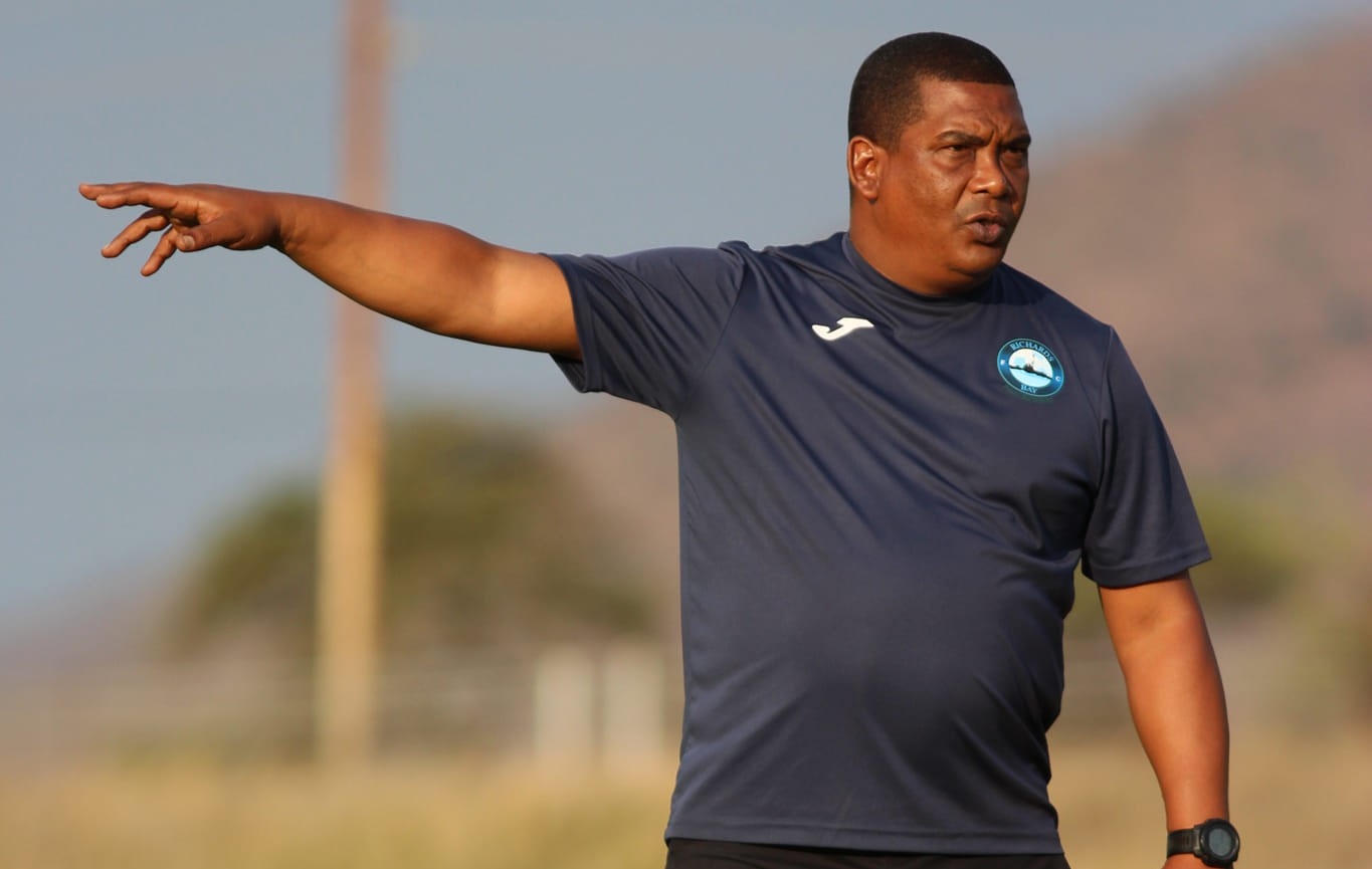 Richards Bay FC coach Brandon Truter giving instructions during training