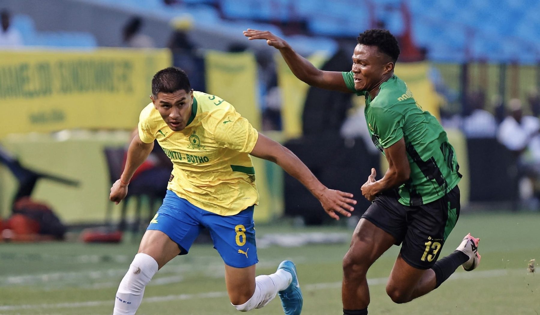 Erwin Saavedra and Maniema Union’s Abedi Bokomboli during the CAF Champions League match