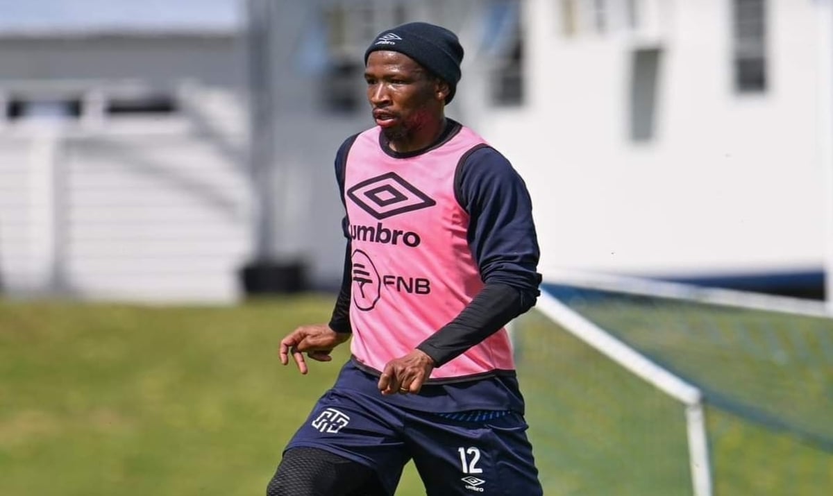 Luyolo Slatsha has opened up about playing alongside highly rated midfielders Kamohelo Mokotjo and Haashim Domingo.