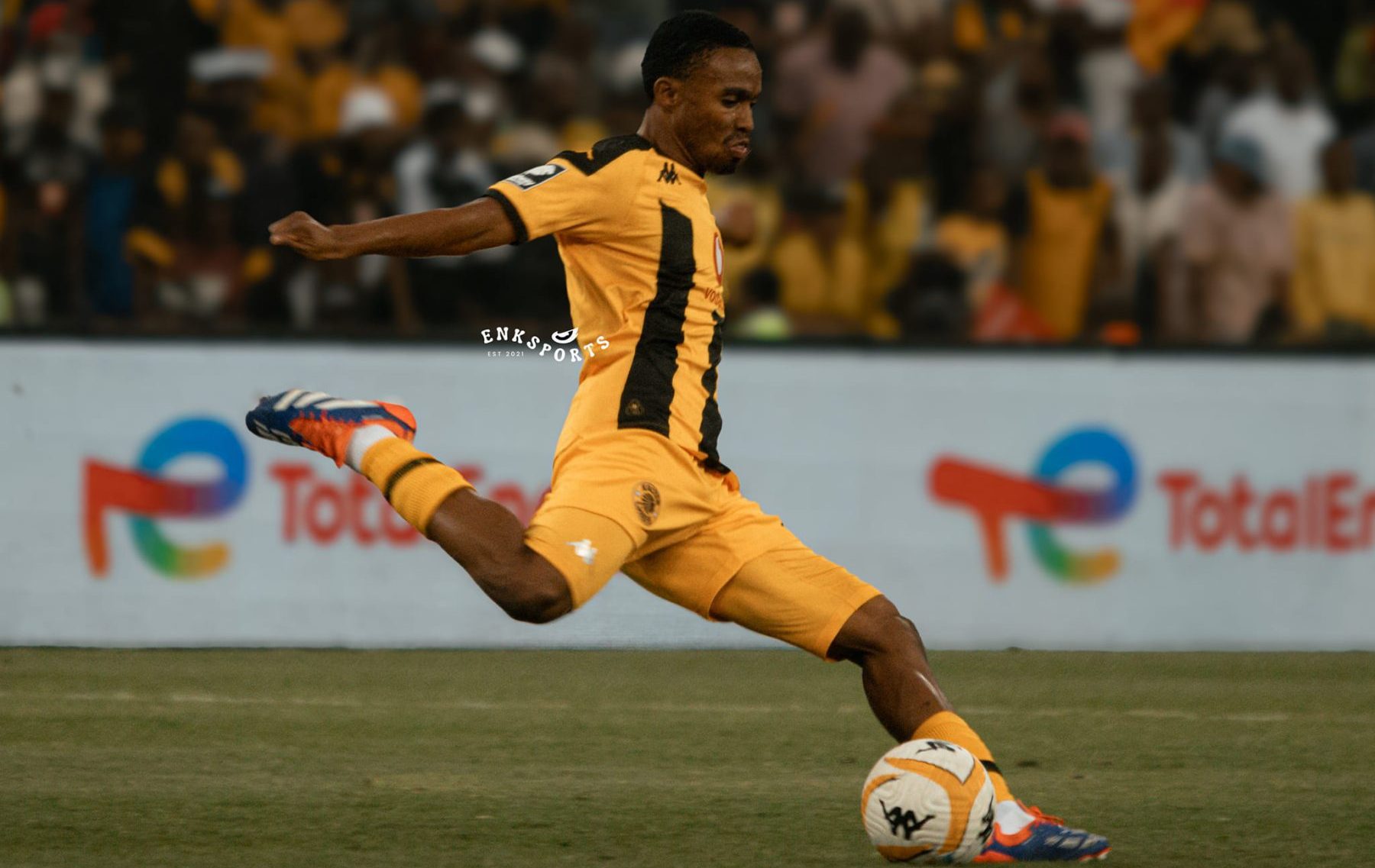 Njabulo Blom of Kaizer Chiefs in action