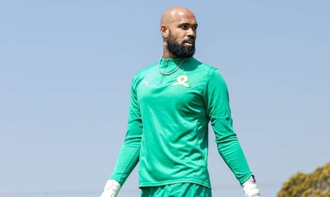 Mamelodi Sundowns goalkeeper Reyaad Pieterse going through his paces