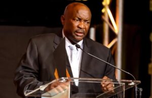 Jomo Sono speaking at the South African Hall of Fame ceremony