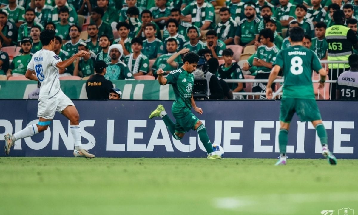 Esteghlal FC against Al Ahli Saudi in the AFC Champions League