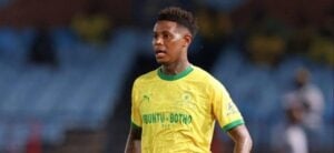 Former Mamelodi Sundowns midfielder Bongani Zungu in action