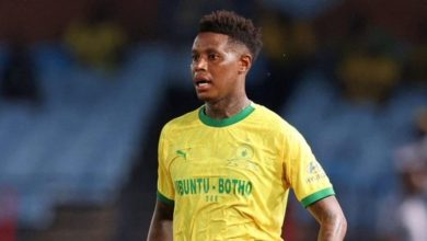 Former Mamelodi Sundowns midfielder Bongani Zungu in action