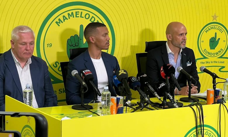 Miguel Cardoso of Mamelodi Sundowns with Chairman Tlhopie Motsepe and sporting director Flemming Berg